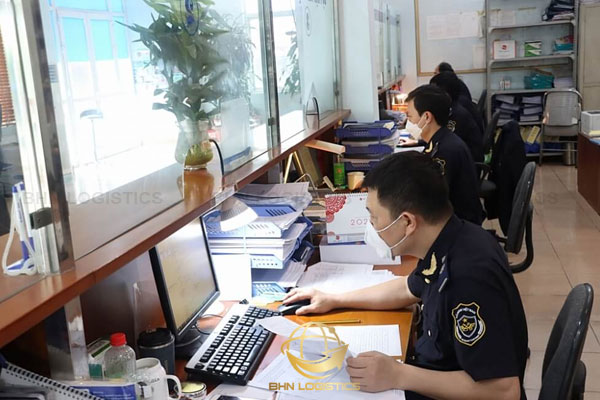 lưu ý khi làm thủ tục hải quan cho hàng lẻ