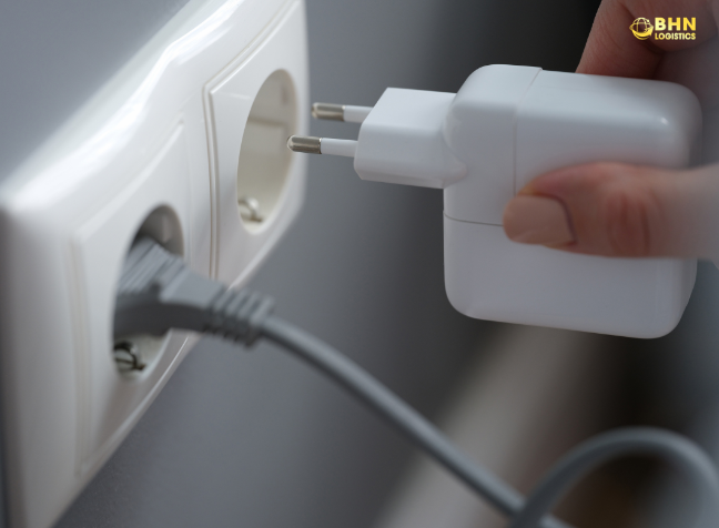 Vận chuyển nhập hàng Trung Quốc adapter nguồn chính ngạch