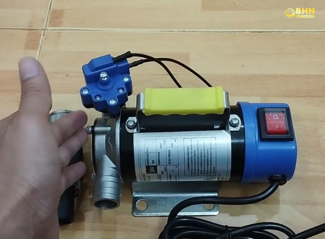 Kiểm tra chất lượng khi nhập hàng Trung Quốc máy bơm nước mini chính ngạch